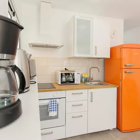 Apartment Orange Volcano Apartment, Free Access To The Fariones Sports Center